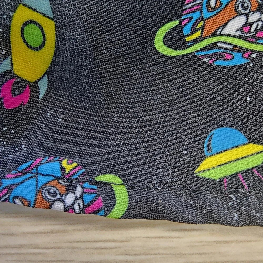 Bucees Youth Kids Button Down Shirt All‎ Over Print Medium Boys Hawaiian Space